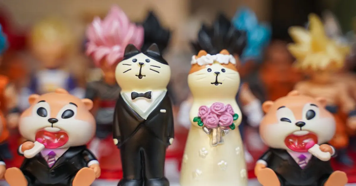 Collezione di adorabili statuine di animali vestite da sposi, ideali per matrimoni o esposizioni di ornamenti. - King Squishy