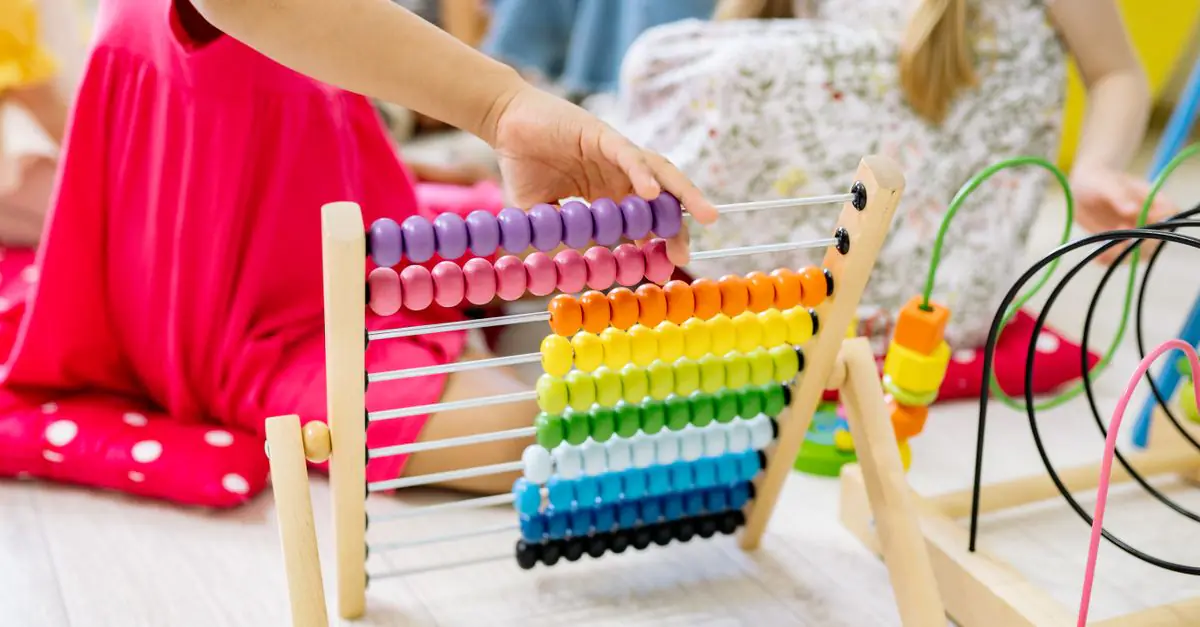 Assortimento di giocattoli fidget e sensoriali ideale per la distribuzione all'ingrosso a cliniche VA e rivenditori. - King Squishy